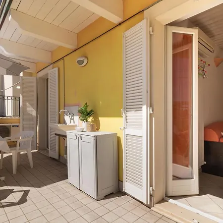 100mt Dal Mare Wi-fi Clima & Terrazzo Relax Apartmán *