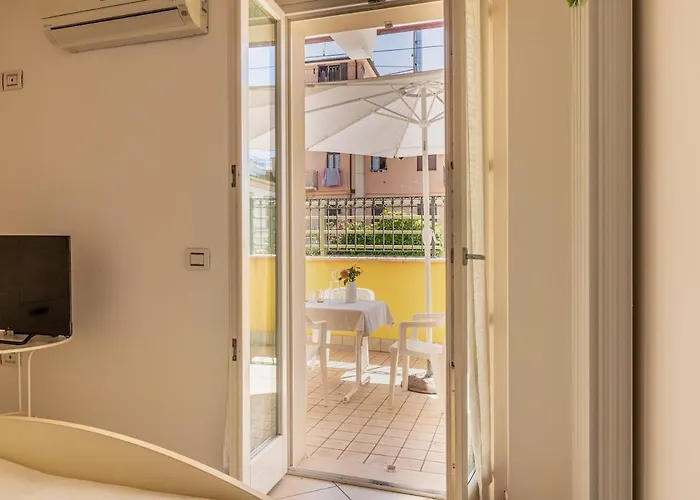 Appartamento 100mt Dal Mare Wi-fi Clima&terrazzo Relax *